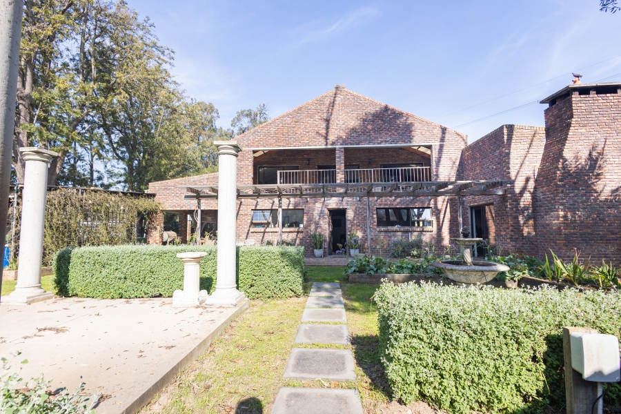 7 Bedroom Property for Sale in Penhill Western Cape